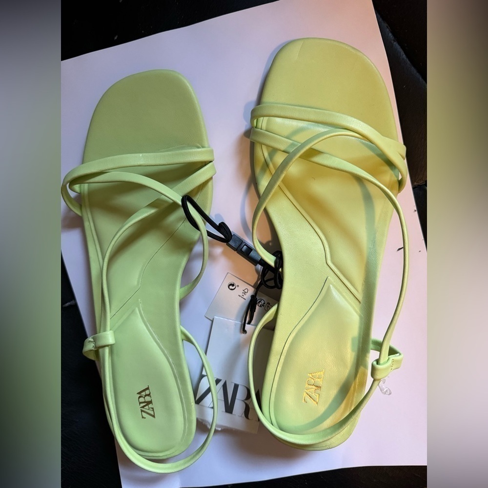 Zara neon green sandals size 37 nwt - Picture 6 of 9